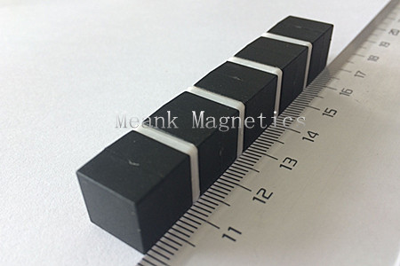12.7 x 12.7 x 12.7 mmの強いプラスチック磁石