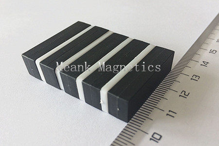 30 x 10 x 7 mmプラスチックコーティング磁石